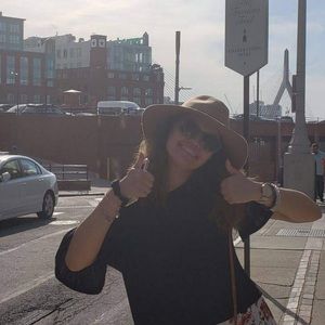 Meet your Posher, Jasmine